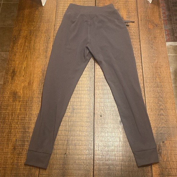 ZYIA ACTIVE Joggers with Zip Pockets - Picture 11 of 12
